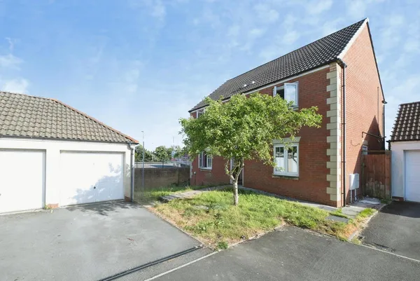 Tir Yr Yspyty, Bynea, Llanelli, Carma...