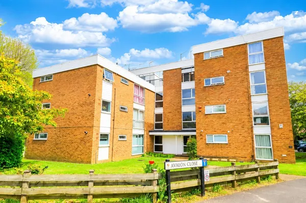 Avalon Close, Enfield, EN2
