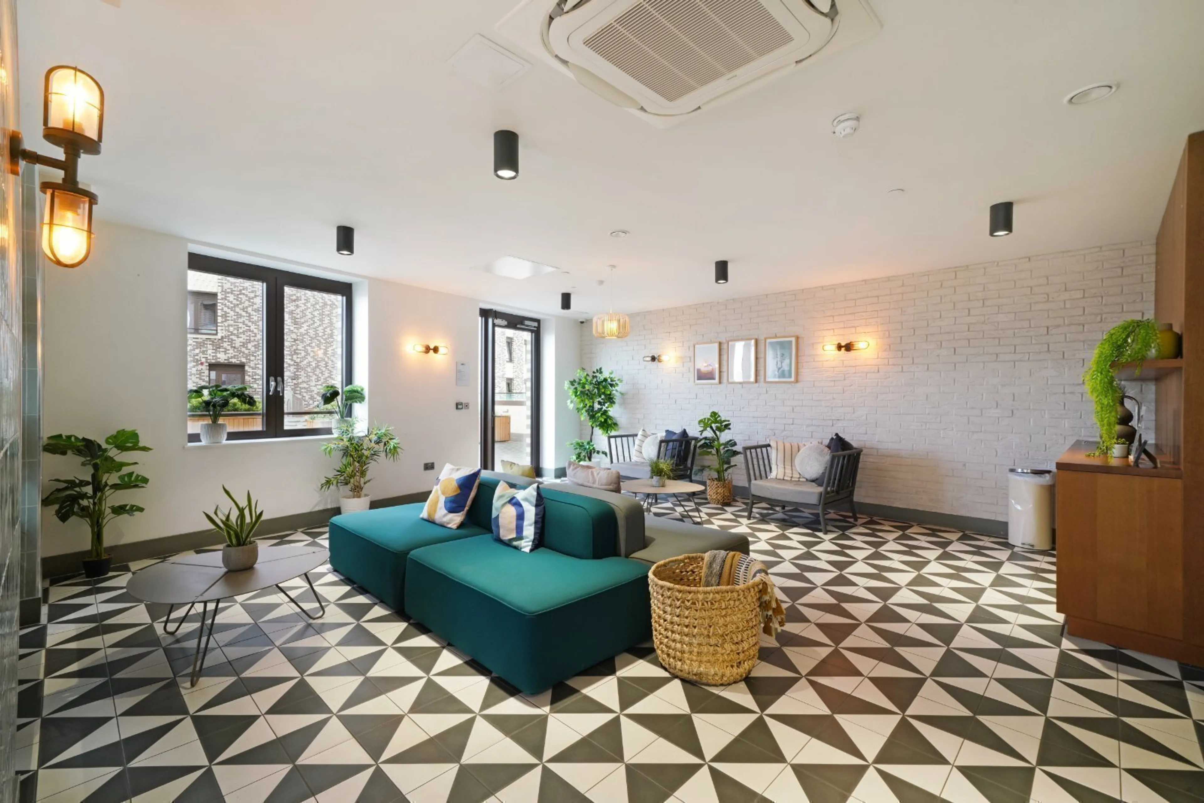 Photo 10