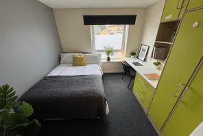 Main property image