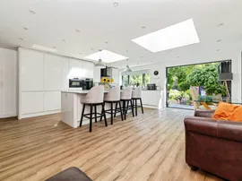 Grange Close, Hertford thumb 2