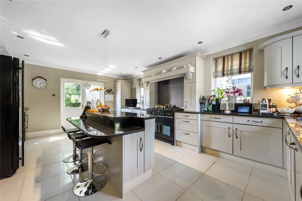 Rectory Lane, Woodford, NN14 photo 7
