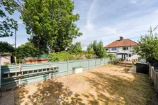 Berry Avenue, WATFORD