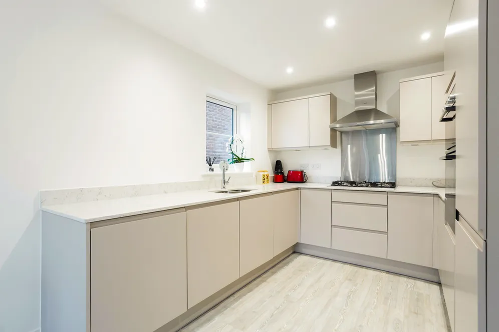 Tern Avenue, Horsham, RH12 photo 5