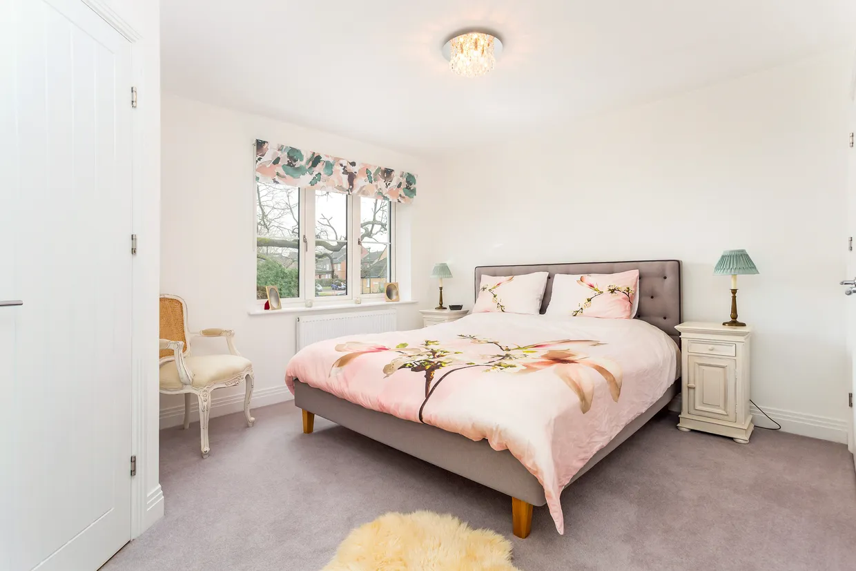 Tern Avenue, Horsham, RH12 photo 6