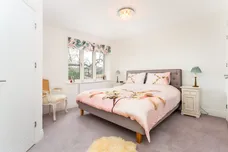 Tern Avenue, Horsham, RH12 photo 6