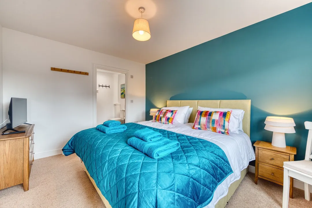https://mr0.homeflow-assets.co.uk/files/photo/image/48104/5873/_x_/DSC_6863_HDR-25.jpg