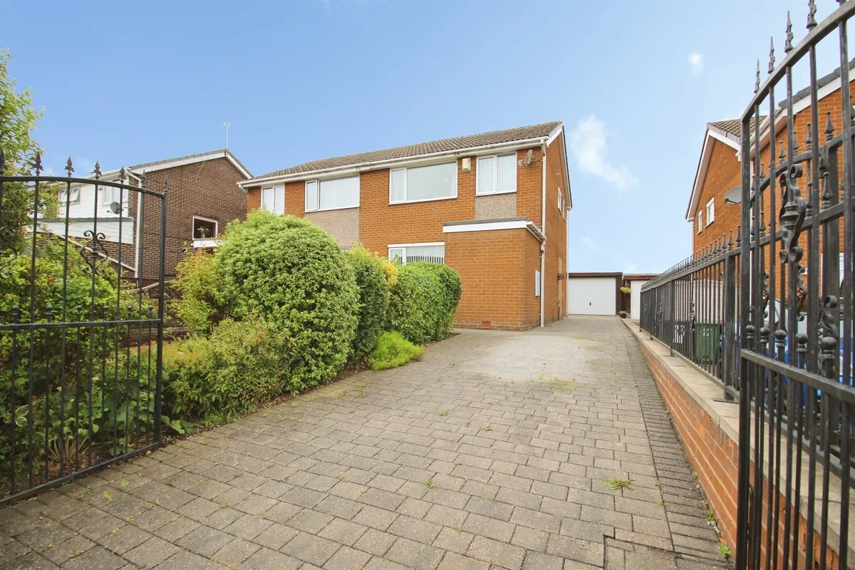 Walton Drive, Drighlington, Bradford