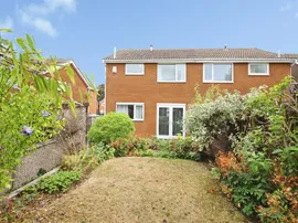 Walton Drive, Drighlington, Bradford thumb 2