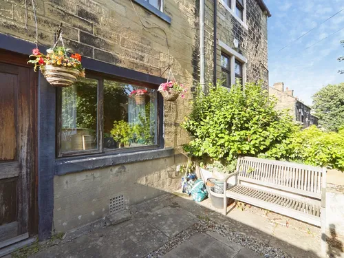 Greenwood Row, Pudseyphoto