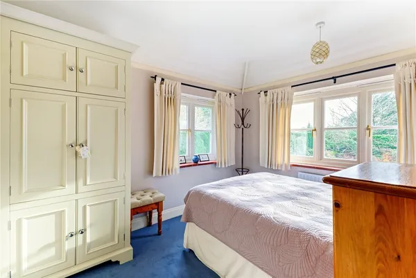 Cliftons Lane, Reigate, RH2 photo 13