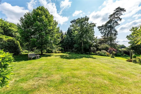 Cliftons Lane, Reigate, RH2 photo 20