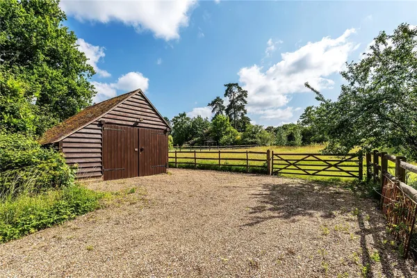 Cliftons Lane, Reigate, RH2 photo 25
