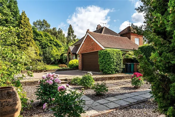 Cliftons Lane, Reigate, RH2 photo 27