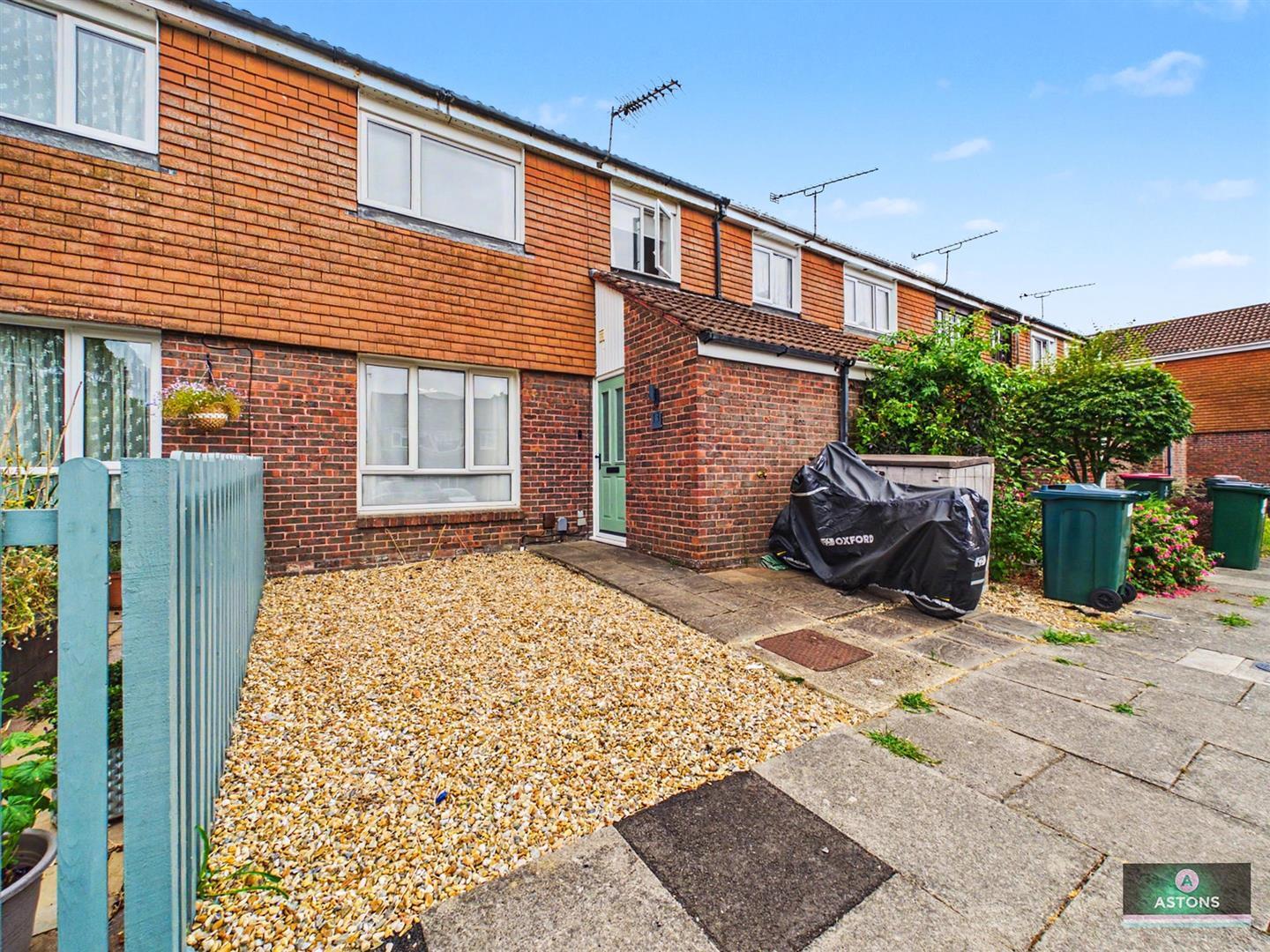 Beaumont Close, Ifield, Crawley Image 1