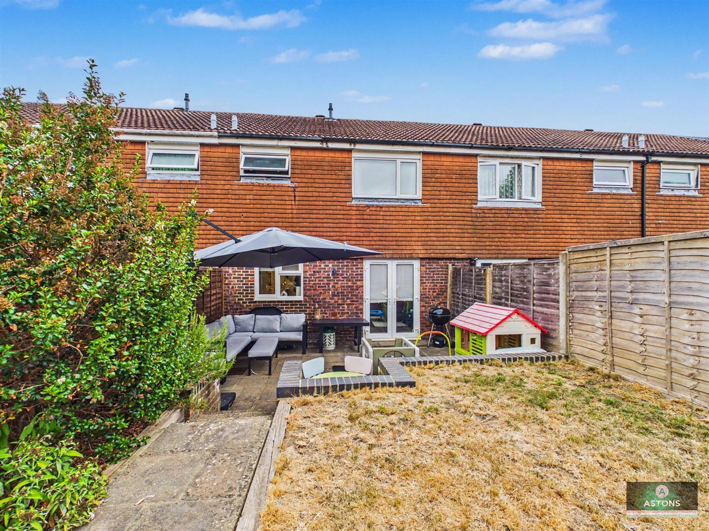 Beaumont Close, Ifield, Crawley Image 7