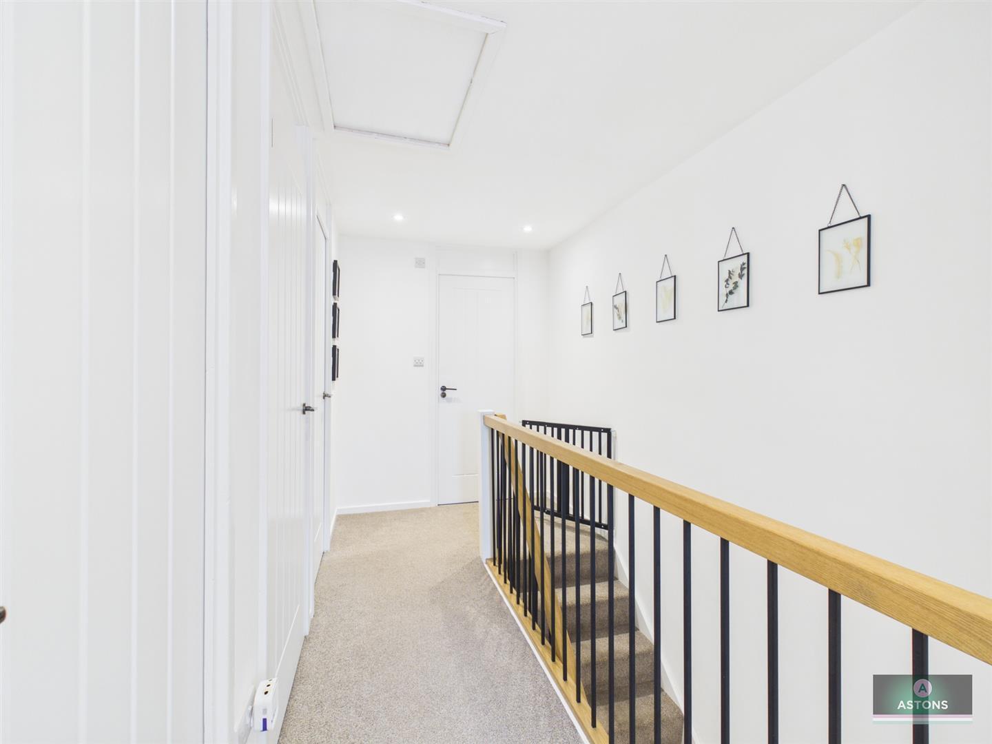 Beaumont Close, Ifield, Crawley Image 13