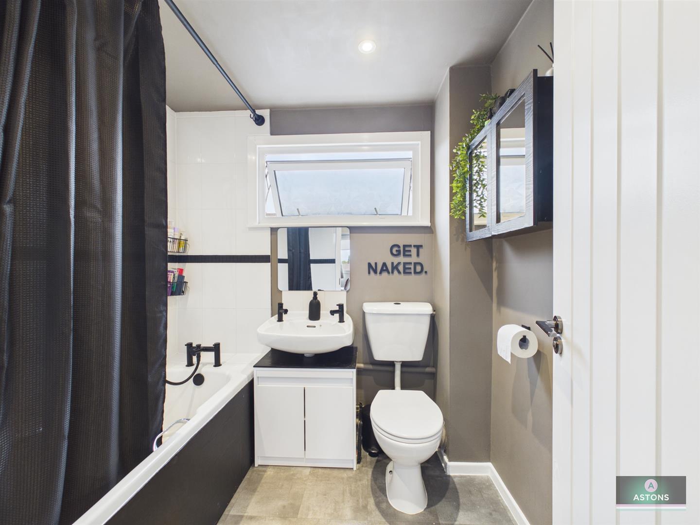 Beaumont Close, Ifield, Crawley Image 14