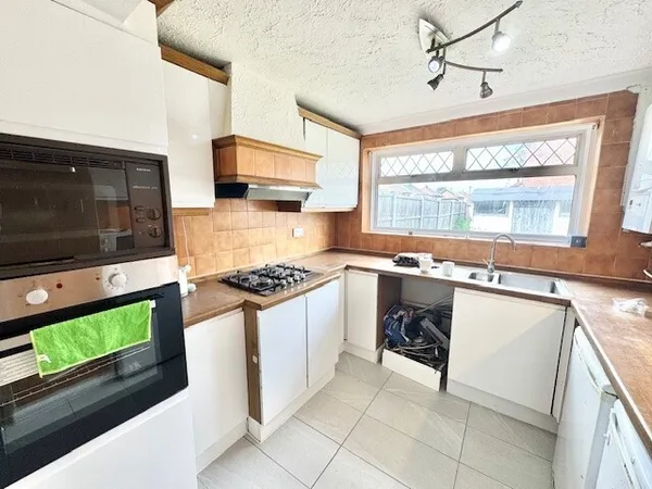 Stephen Avenue, Rainham, RM13 7NP