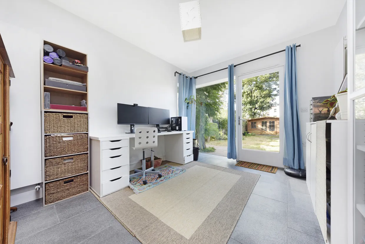 Haydon Park Road, London, SW19 photo 26