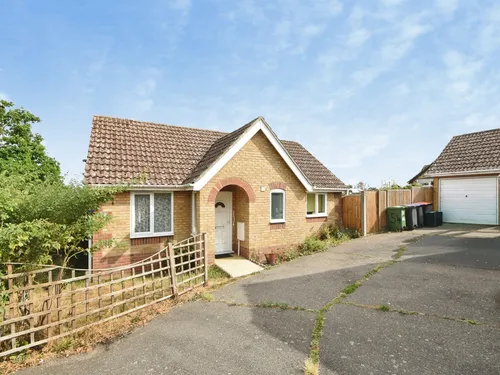 Hawthorn Close, Halsteadphoto