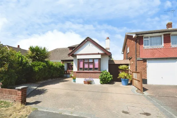 Sutton Court Drive, Rochford, Essex, SS4