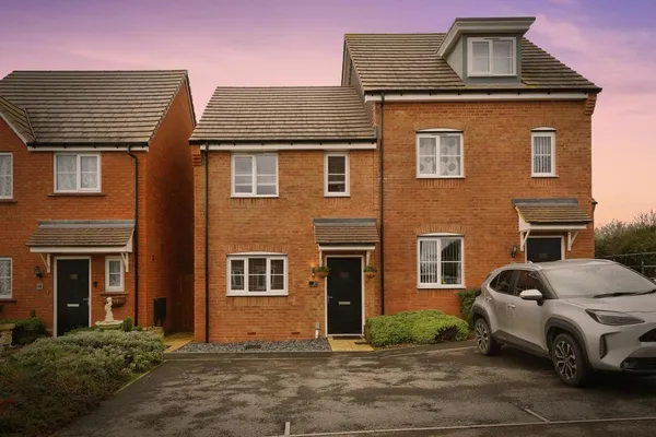 Court Farm Close, Pamington, Tewkesbu...