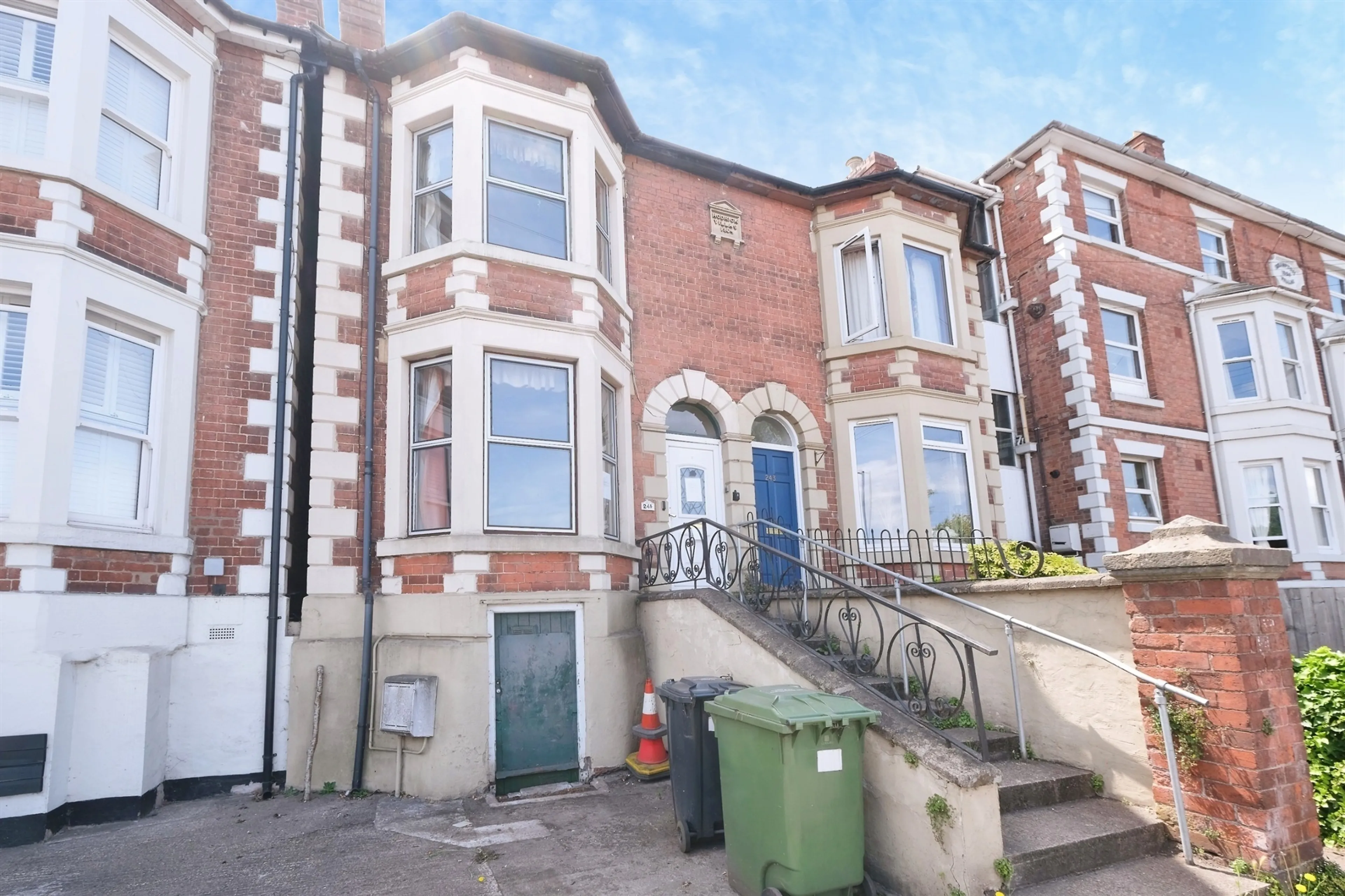 Property photo 0