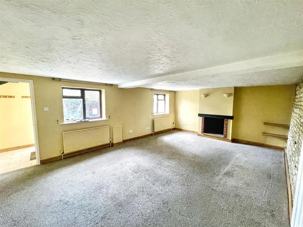 Property carousel item 3