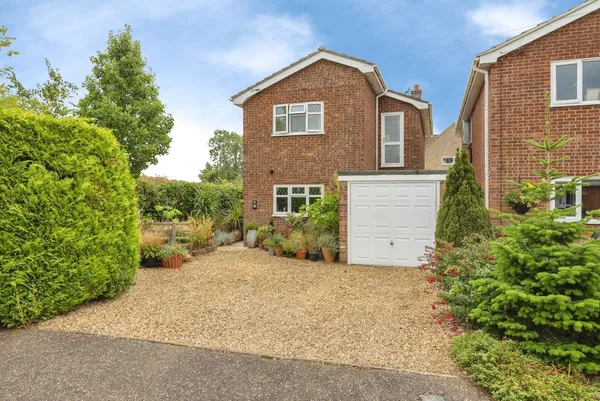 Richard Haggard Close, Shipdham, Thet...