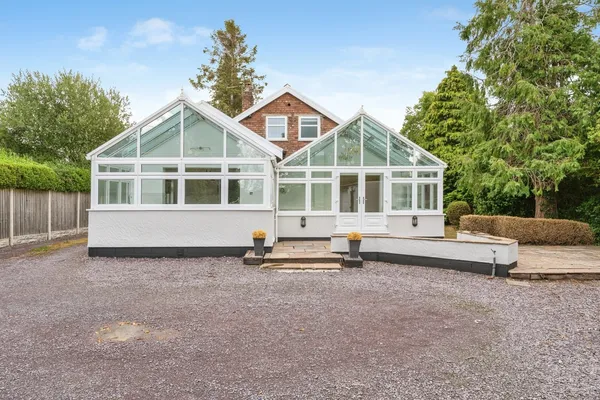 Upper Raby Road, Neston, Cheshire, CH64
