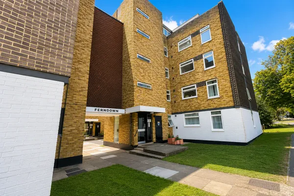 Ferndown, South Woodford, E18