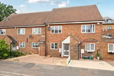 Hawthorne Place, Epsom KT17 photo 1