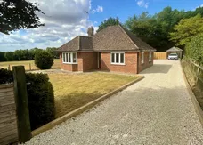 Red Shute Hill Hermitage RG18 photo 1