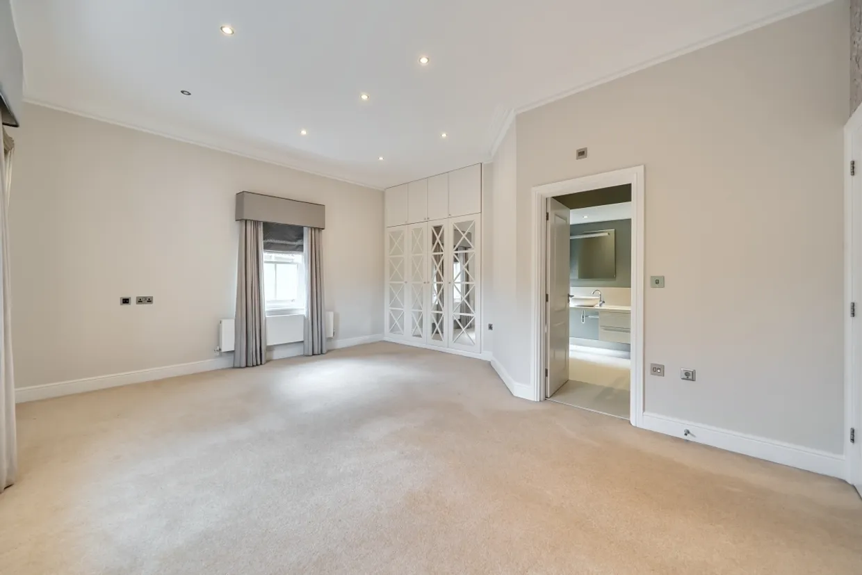 Mornington Drive Winchester SO22 photo 4