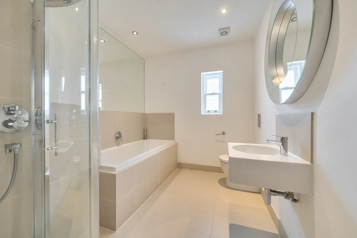 Mornington Drive Winchester SO22 photo 8