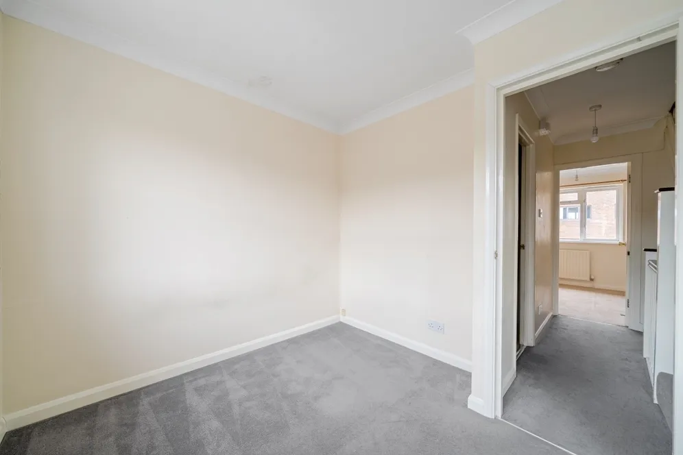 Hawthorne Place, Epsom KT17 photo 10