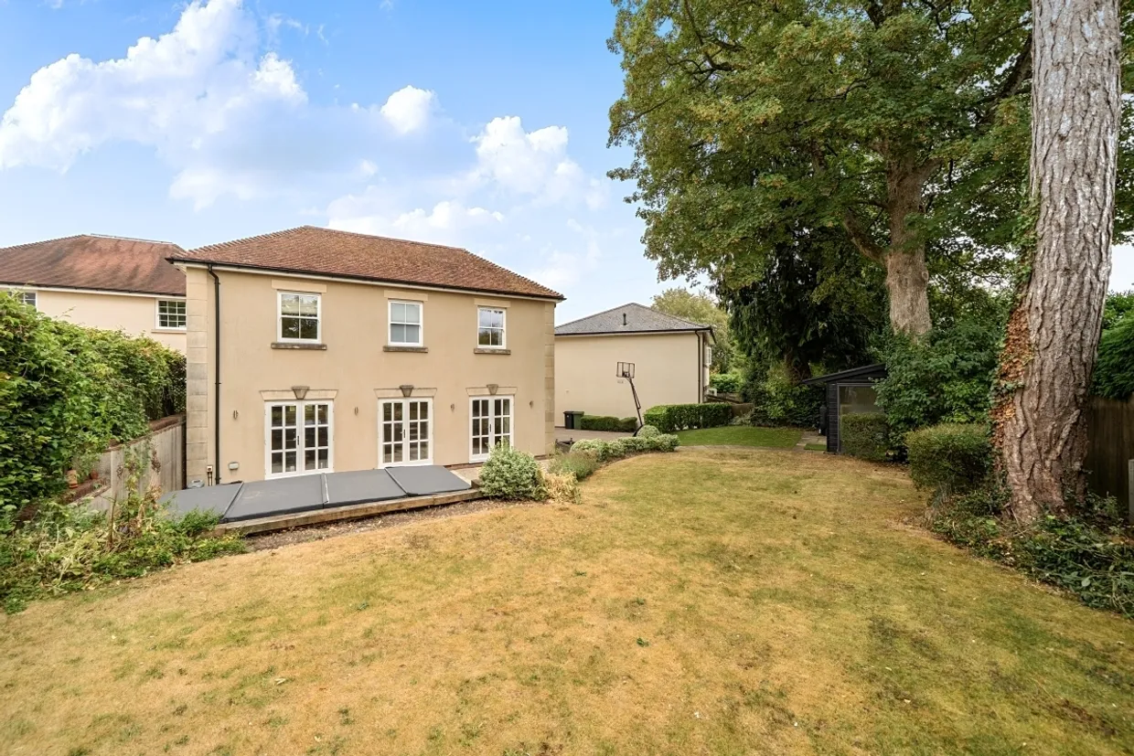 Mornington Drive Winchester SO22 photo 10
