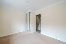 Hawthorne Place, Epsom KT17 photo 12