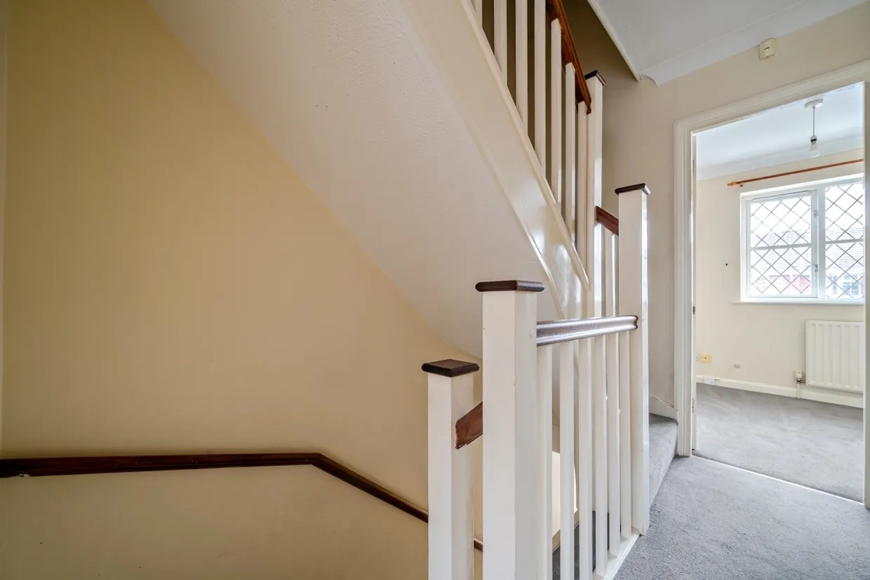 Hawthorne Place, Epsom KT17 photo 13