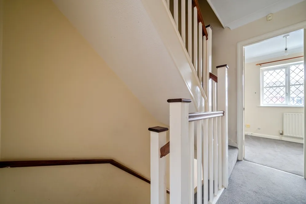 Hawthorne Place, Epsom KT17 photo 13