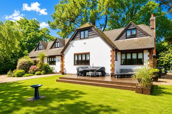 Whincroft Drive, FERNDOWN, Dorset, BH22