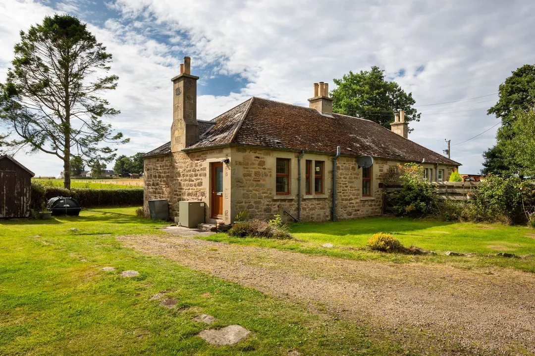 https://mr0.homeflow-assets.co.uk/files/photo/image/48115/1460/_x_/80138_E_Unthank_FC-021.jpg