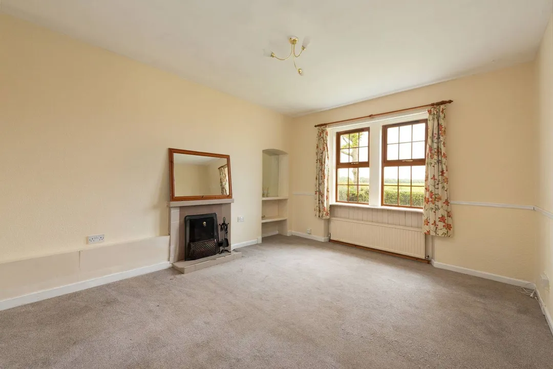 https://mr0.homeflow-assets.co.uk/files/photo/image/48115/1462/_x_/80138_E_Unthank_FC-004.jpg
