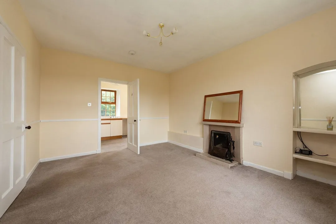 https://mr0.homeflow-assets.co.uk/files/photo/image/48115/1468/_x_/80138_E_Unthank_FC-005.jpg