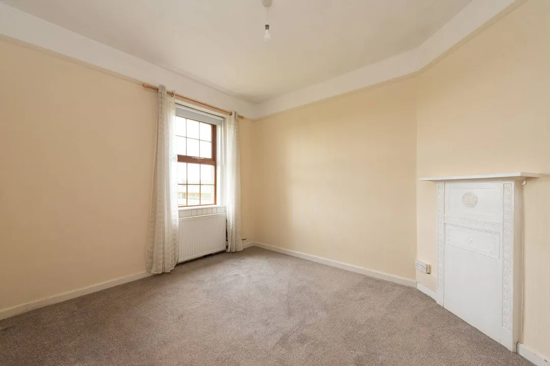https://mr0.homeflow-assets.co.uk/files/photo/image/48115/1479/_x_/80138_E_Unthank_FC-006.jpg