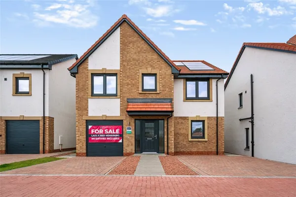 Castle Gate, Airth, FK2