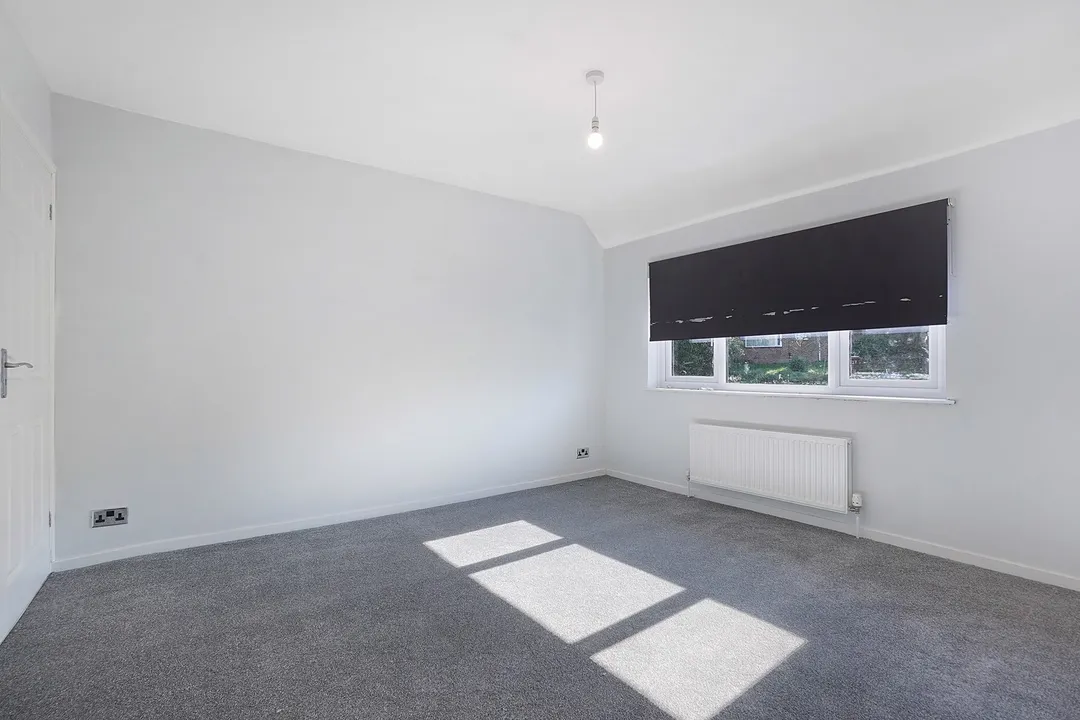 https://mr0.homeflow-assets.co.uk/files/photo/image/48115/8041/_x_/24017_rdhacb_1473122623_IMG_7.jpg