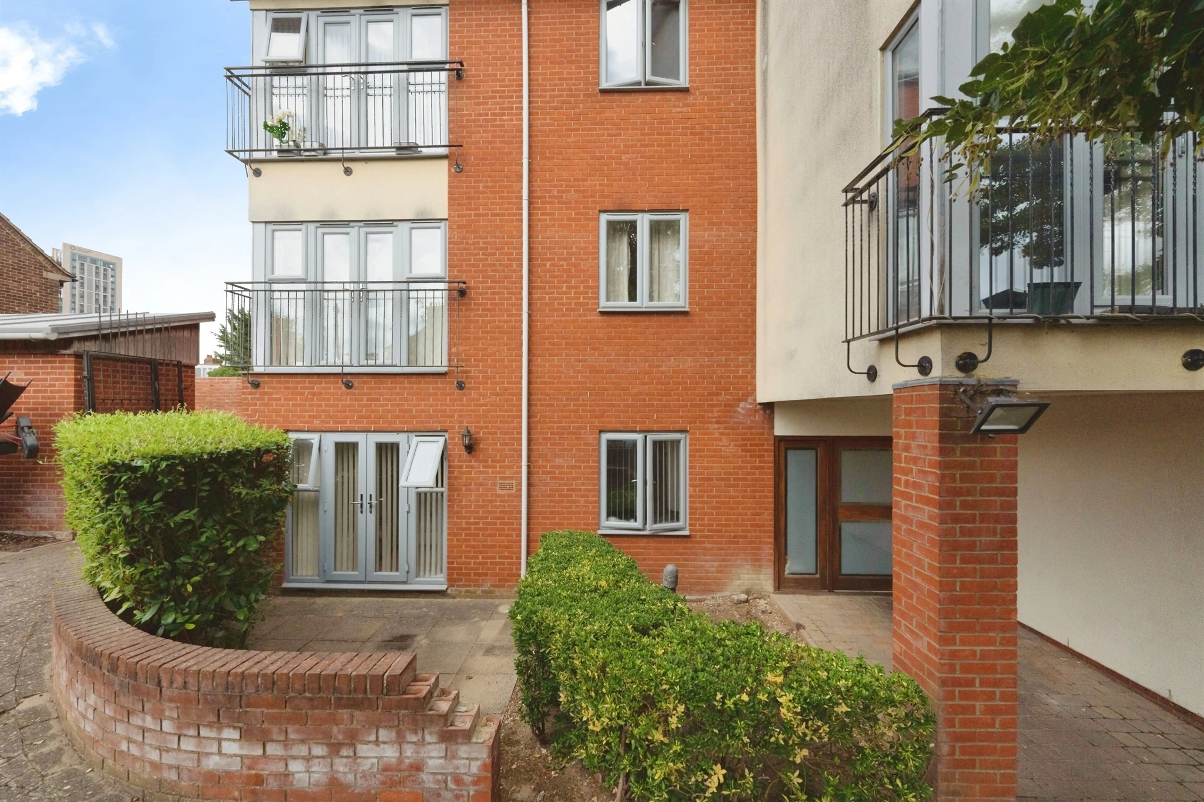 Property at King Georges Avenue, Watford