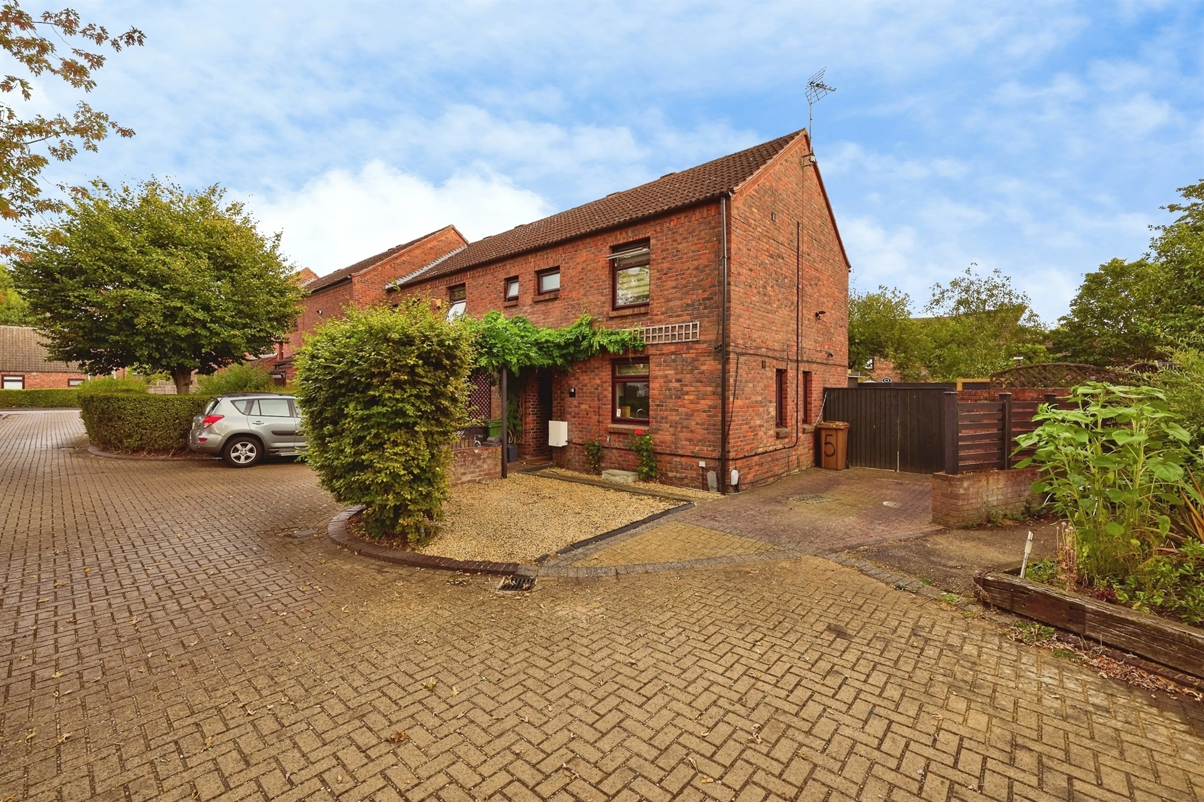 Property photo 0